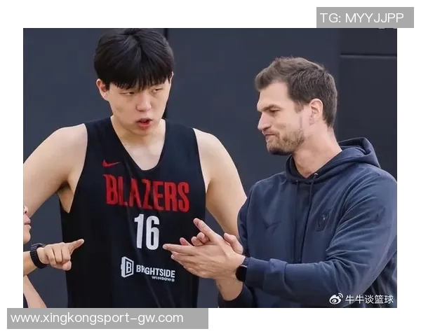 蒂米盛赞杨瀚森在G联赛的出色表现并分享二人场上沟通的精彩瞬间 蒂米盛赞杨瀚森在G联赛的出色表现并分享二人场上沟通的精彩瞬间